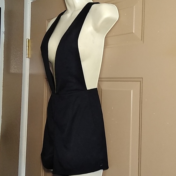 DIVIDED BLACK SHORTS OVERALLS-SIZE 2-LIKE NEW - Picture 2 of 4